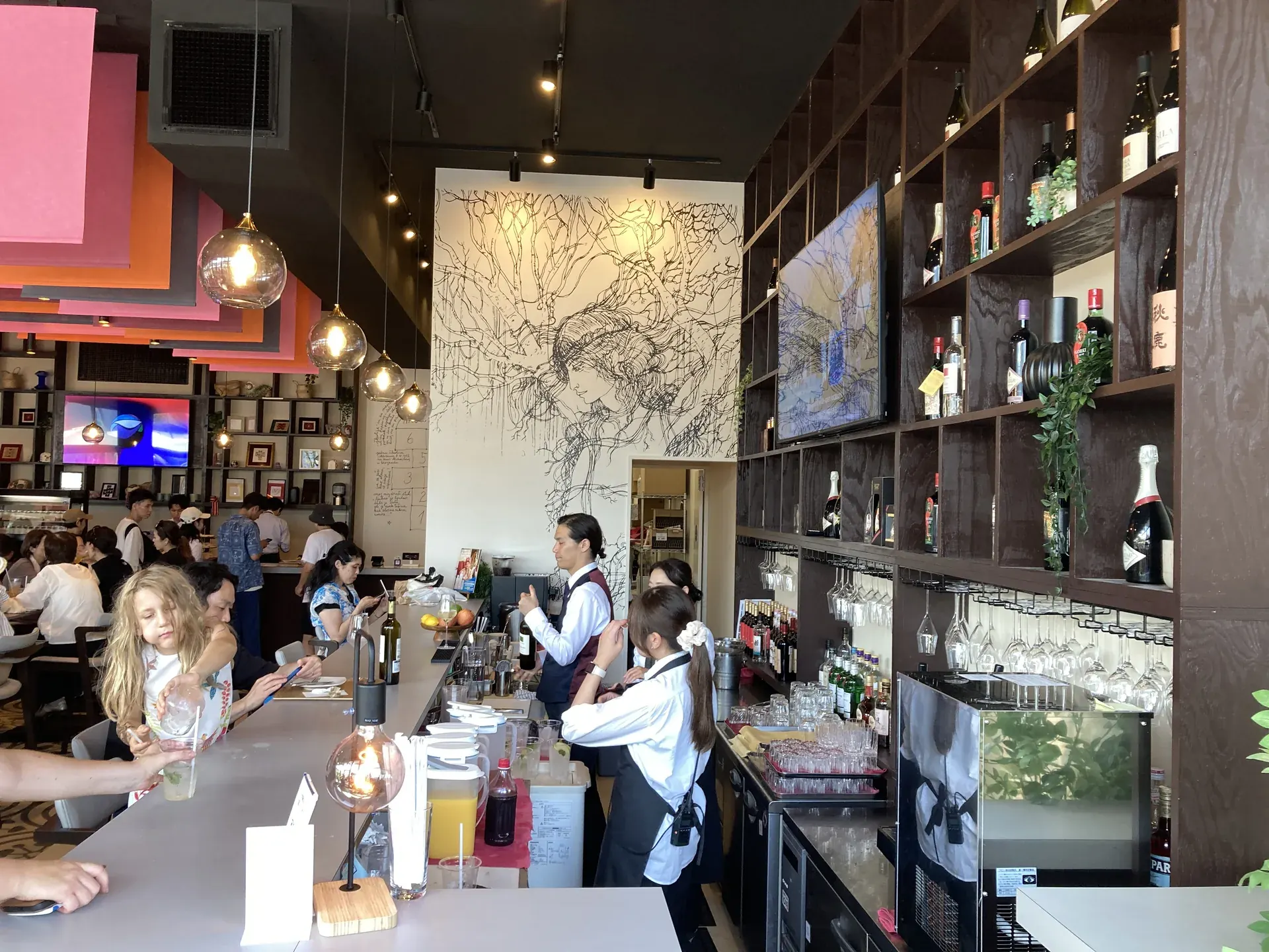 セルビアパビリオン併設レストランの店内