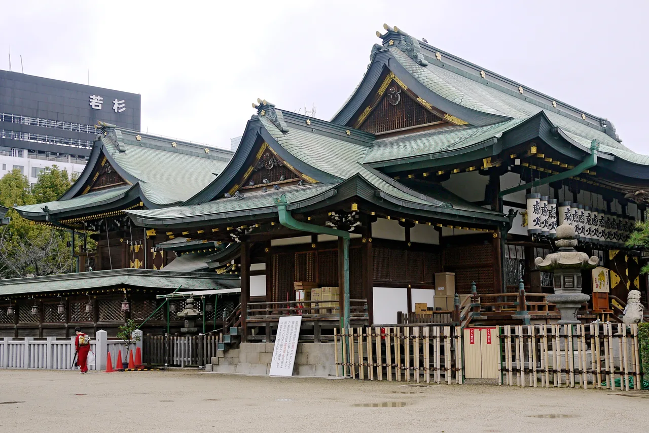 天神祭の本営・大阪天満宮の社殿