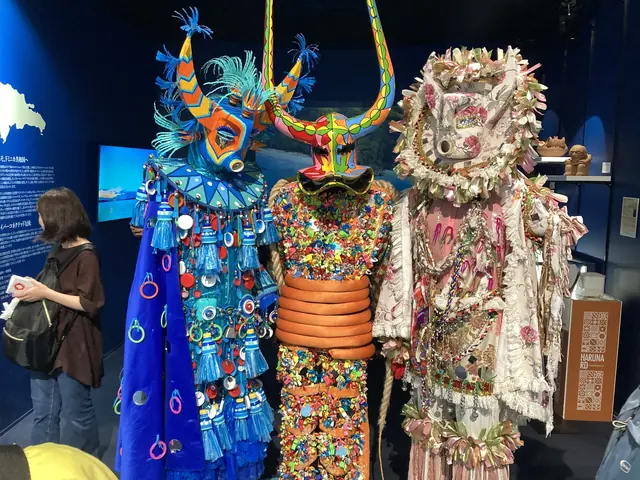 北マケドニア館のカーニバル仮面衣装
