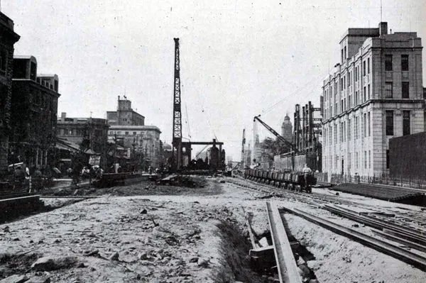 1930年代の御堂筋の掘削工事の様子を写した古写真
